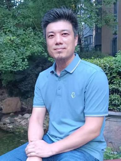 艺术设计学系系主任 初月明